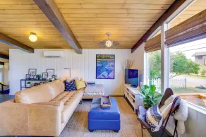 Whidbey Island Oasis: Walk to Beach, Hot Tub, View - Innenbereich