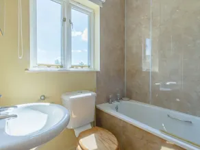 Curlew Cottage - Bathroom