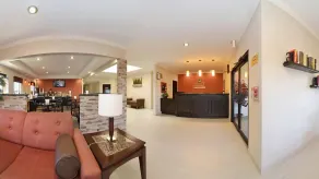 Quality Inn & Suites Beaumont - Réception