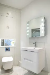 The Apartment, Bath - Bad