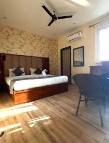 Aries Inn - Room