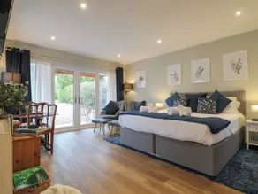 The Lodge at Middleton House - Rum