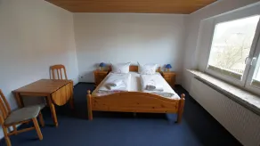 Hotel Dorfkrug Büsum - günstige Altbauzimmer Am Oland - Chambre