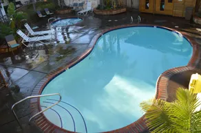 Dynasty Suites Redlands - Piscine
