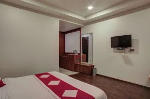 Hotel The Royal Krishna - Room