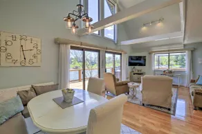 Lake House Haven: Fire Pit, Boat Dock + More! - Interiør