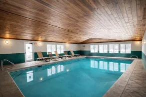 Quality Inn Logan near University - Piscine