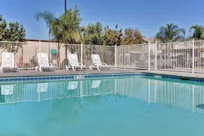 Holiday Inn Express Delano by IHG - Piscine
