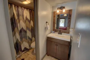 Wild Irishman 2 bed 1 and half bath WIGK - Badezimmer