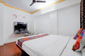 Fabhotel Raj - Chambre