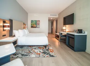 Cambria Hotel Austin Downtown - Room
