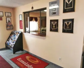 Econo Lodge Lansing - Leavenworth - Reception