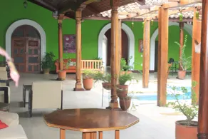 El Caite Hostel - Interior entrance