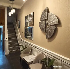 Hendham House - Near Etihad Stadium, CoOp Live Arena, AO Arena, Piccadilly Train Station & Manchester City Centre - Interior entrance