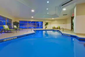Holiday Inn Laval Montreal by IHG - Piscine