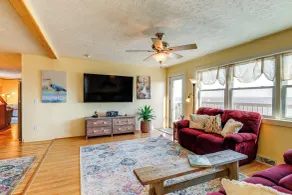 11 Mi to Chincoteague: Atlantic Home w/ Decks! - Innvendig
