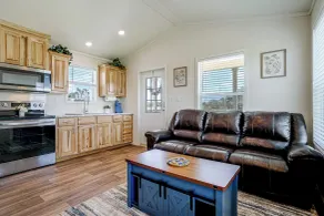Tiny Home Retreat Close to Lake Granbury - Innvendig