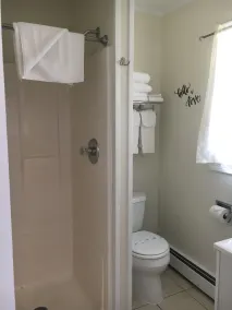 Highland Lake Resort - Baño