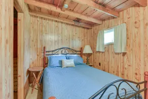 Cozy Beachfront Cottage on Lake Ontario! - Værelse