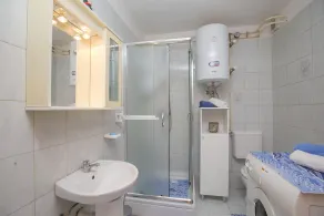 House 1325 - Badezimmer