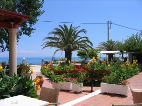 TARA BEACH HOTEL - Außenbereich