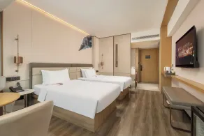 Shanghai Elong Hotel by the bund and Nanjing road Pedestrian street - Room