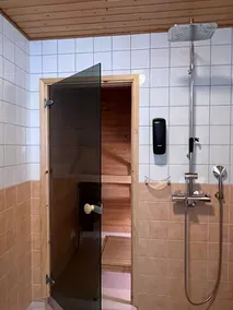 Hotel Golden Circle Suites - Bathroom