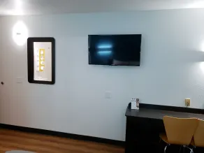 Motel 6-Sedalia, MO - Room