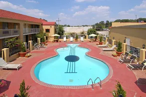 Days Inn Memphis at Graceland - Piscina
