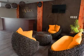 The Tavern Hotel - Sitzecke in der Lobby