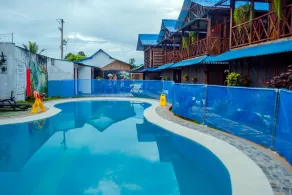 Hotel Utüane - Pool