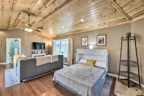 Guesthouse on Lonesome Hollow: Hot Tub & Mtn Views - Innenbereich