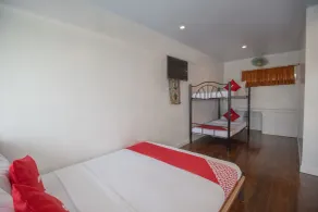 OYO 588 Sunrock Resort - Chambre