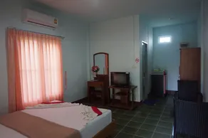 Bangsak Hut - Room