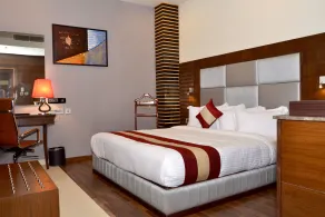 Sawera Grand Luxury Stay Near Golden Temple - Room