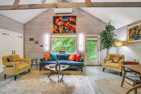 Serene Holmes Cottage Near Lakes & Trails! - Innvendig