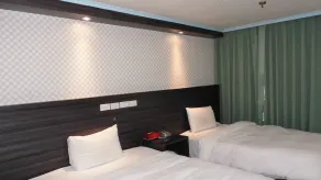 Modern Plaza Hotel - Room