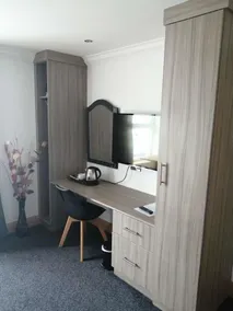 Reveller Bar Lodgings - Room