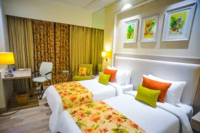 Efcee Sarovar Premiere Bhavnagar - Room