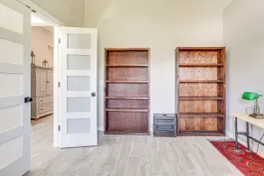 Pet-friendly Elgin Retreat w/ Patio, Grill & Yard! - Interiør