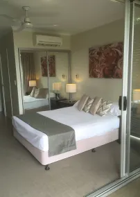 Airlie Central Apartments - Camera