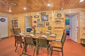 400-Acre Outdoor Enthusiast's Lodge in Mancelona! - Interiør