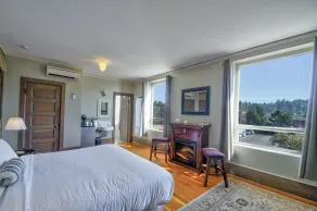 Centralia Square Grand Ballroom and Vintage Hotel (We are one of the only hotels located in downtown Centralia)  - Chambre