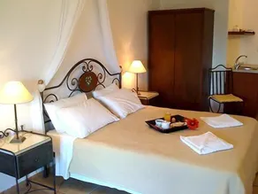 Kekrifalia Hotel - Room