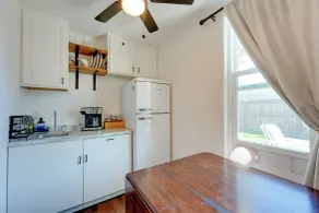 6 Mi to Honeymoon Island: Studio w/ Pool Access - Innenbereich
