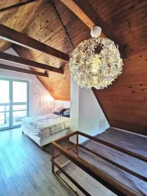 Sunny wooden house on creek, 30 minutes Prague - Quarto