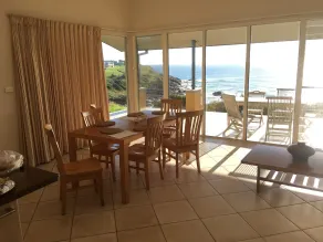 OceanScape Luxury Beachfront Villas - Servicio de comidas en la habitación