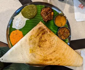 Nilgiris Inn - Desayuno