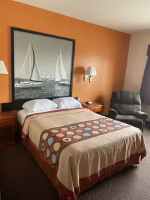 Super 8 by Wyndham Salina - Chambre