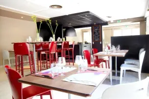 Kyriad Direct Marseille Est La Valentine - Restaurante